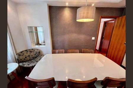 Apartamento à venda com 110m², 3 quartos e 2 vagas Apartamento à venda com 110m², 3 quartos e 2 vagasSala de Jantar