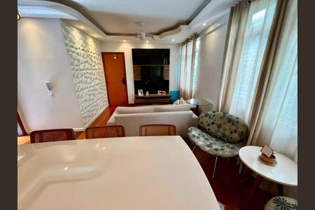 Apartamento à venda com 110m², 3 quartos e 2 vagas Apartamento à venda com 110m², 3 quartos e 2 vagasSala de Jantar