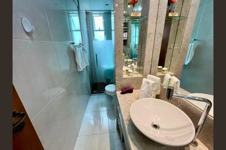 Apartamento à venda com 110m², 3 quartos e 2 vagas Apartamento à venda com 110m², 3 quartos e 2 vagasBanheiro