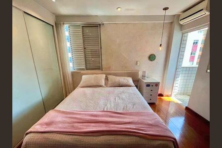 Apartamento à venda com 110m², 3 quartos e 2 vagas Apartamento à venda com 110m², 3 quartos e 2 vagasQuarto