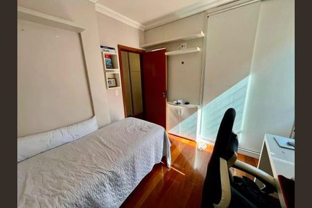 Apartamento à venda com 110m², 3 quartos e 2 vagas Apartamento à venda com 110m², 3 quartos e 2 vagasQuarto