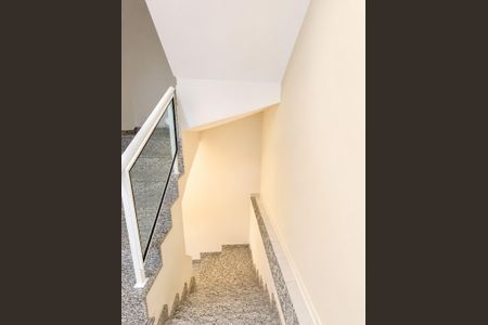 Escada de casa de condomínio à venda com 3 quartos, 150m² em Taquara, Rio de Janeiro