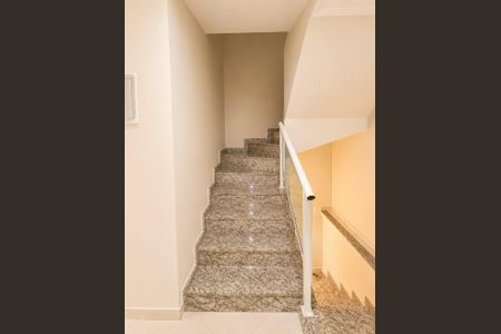 Escada de casa de condomínio à venda com 3 quartos, 150m² em Taquara, Rio de Janeiro