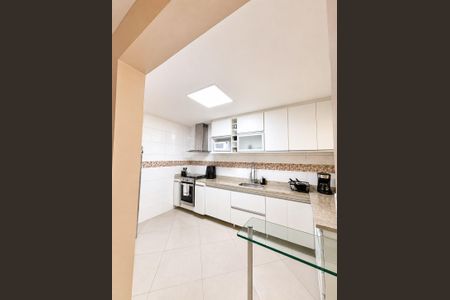 Cozinha de casa de condomínio à venda com 3 quartos, 150m² em Taquara, Rio de Janeiro