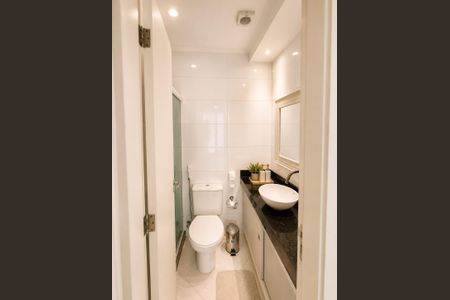 Banheiro de casa de condomínio à venda com 3 quartos, 150m² em Taquara, Rio de Janeiro