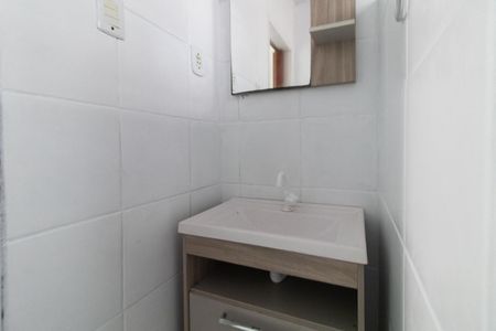 Banheiro de apartamento para alugar com 2 quartos, 46m² em Cristal, Porto Alegre