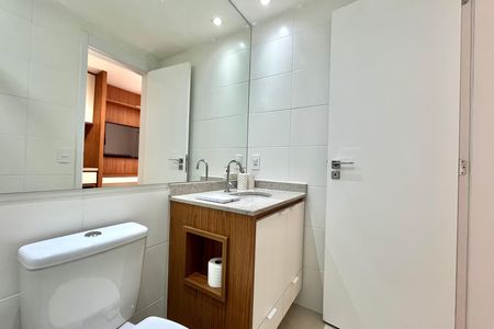 Banheiro de kitnet/studio para alugar com 1 quarto, 24m² em Vila Santa Catarina, São Paulo