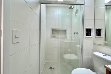 Banheiro de kitnet/studio para alugar com 1 quarto, 24m² em Vila Santa Catarina, São Paulo