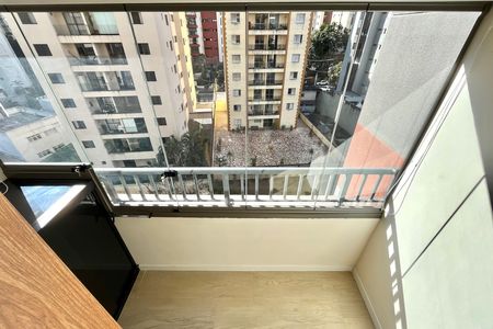 Varanda de kitnet/studio para alugar com 1 quarto, 24m² em Vila Santa Catarina, São Paulo