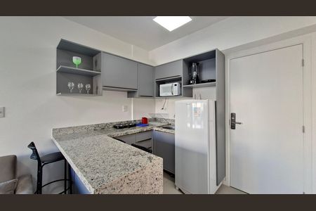 Cozinha  de apartamento para alugar com 1 quarto, 38m² em Barra, Salvador