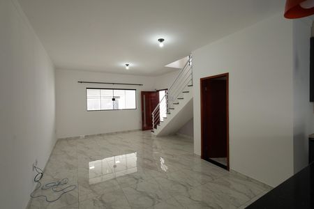 Casa para alugar com 156m², 3 quartos e 2 vagas Casa para alugar com 156m², 3 quartos e 2 vagasSala