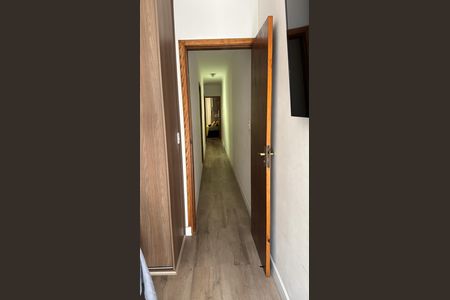 Corredor de casa à venda com 3 quartos, 96m² em Jardim Guairaca, São Paulo