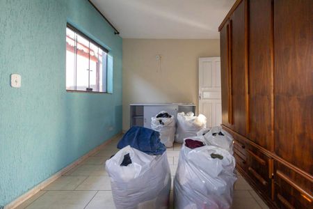 Casa à venda com 225m², 3 quartos e 2 vagas Casa à venda com 225m², 3 quartos e 2 vagasQuarto 2