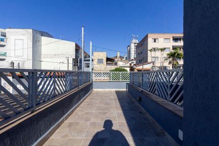 Casa à venda com 225m², 3 quartos e 2 vagas Casa à venda com 225m², 3 quartos e 2 vagasVaranda
