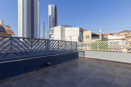 Casa à venda com 225m², 3 quartos e 2 vagas Casa à venda com 225m², 3 quartos e 2 vagasVaranda
