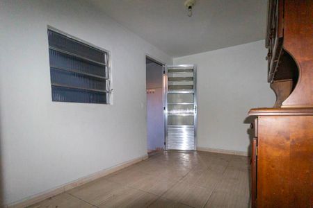 Edicula de casa à venda com 3 quartos, 225m² em Vila Nova Savoia, São Paulo