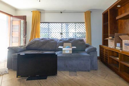 Casa à venda com 225m², 3 quartos e 2 vagas Casa à venda com 225m², 3 quartos e 2 vagasSala