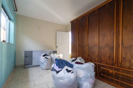 Casa à venda com 225m², 3 quartos e 2 vagas Casa à venda com 225m², 3 quartos e 2 vagasQuarto 2