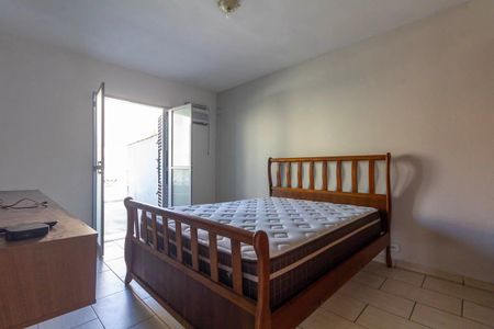 Casa à venda com 225m², 3 quartos e 2 vagas Casa à venda com 225m², 3 quartos e 2 vagasQuarto 1