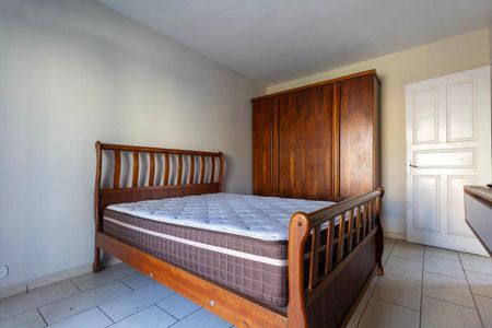 Casa à venda com 225m², 3 quartos e 2 vagas Casa à venda com 225m², 3 quartos e 2 vagasQuarto 2