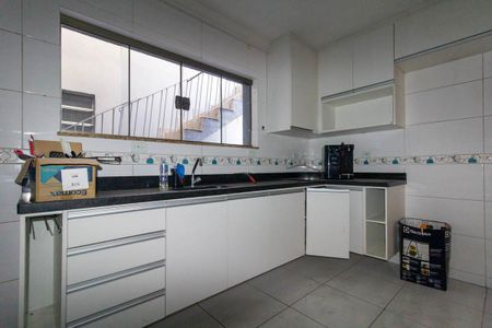 Casa à venda com 225m², 3 quartos e 2 vagas Casa à venda com 225m², 3 quartos e 2 vagasCozinha