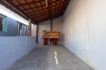 Casa à venda com 225m², 3 quartos e 2 vagas Casa à venda com 225m², 3 quartos e 2 vagasÁrea gourmet