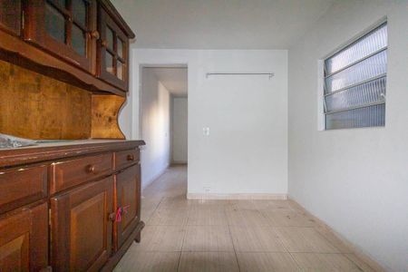 Casa à venda com 225m², 3 quartos e 2 vagas Casa à venda com 225m², 3 quartos e 2 vagasEdicula