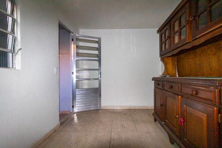 Casa à venda com 225m², 3 quartos e 2 vagas Casa à venda com 225m², 3 quartos e 2 vagasEdicula