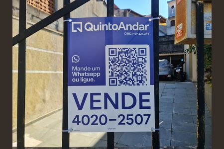 Casa à venda com 279m², 4 quartos e 6 vagas Casa à venda com 279m², 4 quartos e 6 vagasFachada com placa QuintoAndar