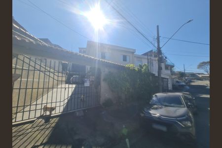 Casa à venda com 279m², 4 quartos e 6 vagas Casa à venda com 279m², 4 quartos e 6 vagasFachada com placa QuintoAndar