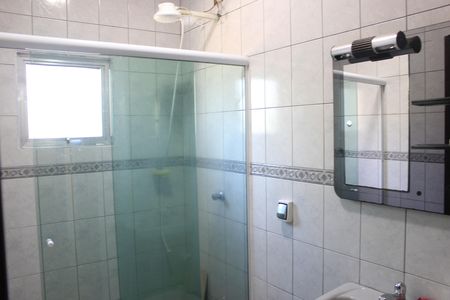 Casa à venda com 279m², 4 quartos e 6 vagasBanheiro social