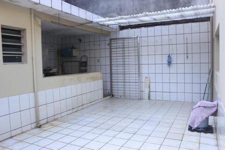 Lavanderia e quintal de casa à venda com 4 quartos, 279m² em Jardim Rosa de Franca, Guarulhos