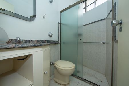 Apartamento à venda com 140m², 4 quartos e 2 vagas Apartamento à venda com 140m², 4 quartos e 2 vagasBANHEIRO2