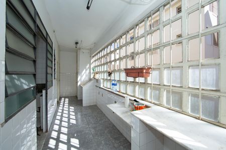Apartamento à venda com 140m², 4 quartos e 2 vagas Apartamento à venda com 140m², 4 quartos e 2 vagasAREA DE SERVICO