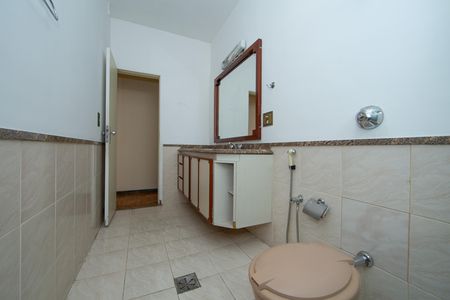 Apartamento à venda com 140m², 4 quartos e 2 vagas Apartamento à venda com 140m², 4 quartos e 2 vagasBANHEIRO1