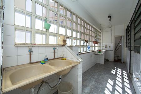 Apartamento à venda com 140m², 4 quartos e 2 vagas Apartamento à venda com 140m², 4 quartos e 2 vagasAREA DE SERVICO