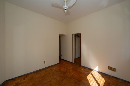 Apartamento à venda com 140m², 4 quartos e 2 vagas Apartamento à venda com 140m², 4 quartos e 2 vagasQUARTO1