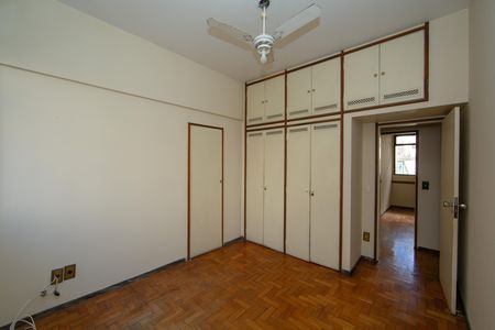 Apartamento à venda com 140m², 4 quartos e 2 vagas Apartamento à venda com 140m², 4 quartos e 2 vagasQUARTO2