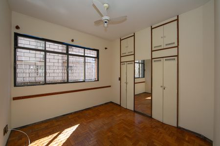 Apartamento à venda com 140m², 4 quartos e 2 vagas Apartamento à venda com 140m², 4 quartos e 2 vagasQUARTO1