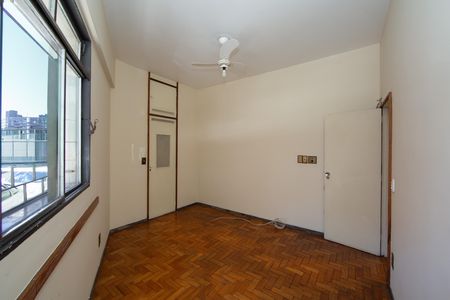 Apartamento à venda com 140m², 4 quartos e 2 vagas Apartamento à venda com 140m², 4 quartos e 2 vagasQUARTO3