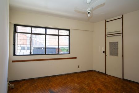 Apartamento à venda com 140m², 4 quartos e 2 vagas Apartamento à venda com 140m², 4 quartos e 2 vagasQUARTO3