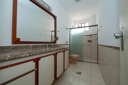 Apartamento à venda com 140m², 4 quartos e 2 vagas Apartamento à venda com 140m², 4 quartos e 2 vagasBANHEIRO1