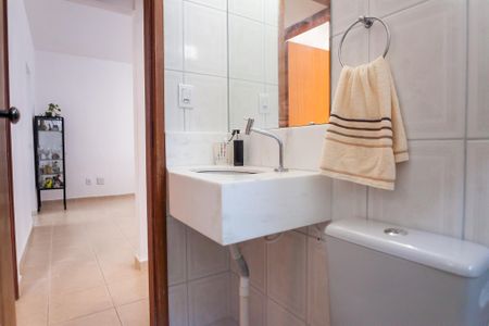 Banheiro Social de apartamento à venda com 2 quartos, 57m² em Buritis, Belo Horizonte