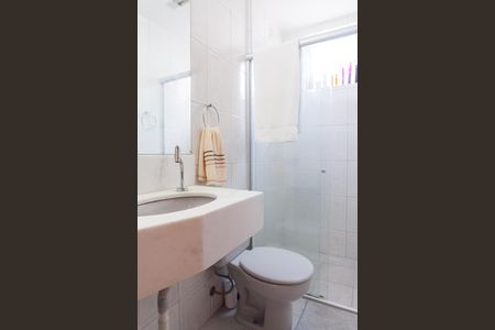 Banheiro Social de apartamento à venda com 2 quartos, 57m² em Buritis, Belo Horizonte