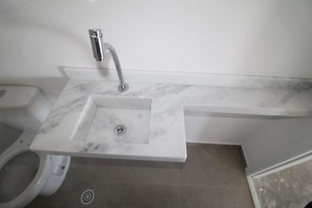 Lavabo de apartamento para alugar com 3 quartos, 100m² em Parque Sao Domingos, São Paulo