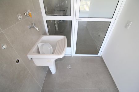 Área de Serviço de apartamento para alugar com 3 quartos, 100m² em Parque Sao Domingos, São Paulo
