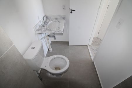 Banheiro 2 de apartamento para alugar com 2 quartos, 70m² em Parque Sao Domingos, São Paulo