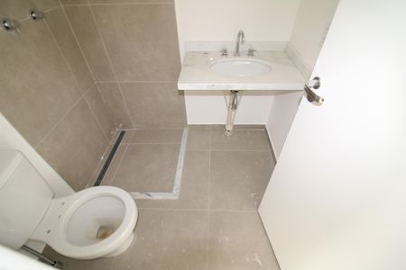 Banheiro 2 de apartamento para alugar com 3 quartos, 70m² em Parque Sao Domingos, São Paulo