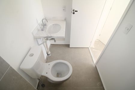 Banheiro 1 de apartamento para alugar com 3 quartos, 70m² em Parque Sao Domingos, São Paulo