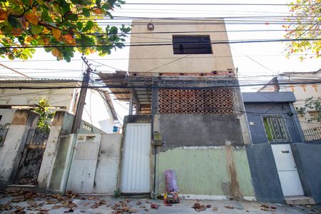 Fachada de casa para alugar com 1 quarto, 36m² em Penha Circular, Rio de Janeiro